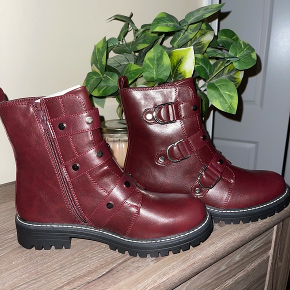 Woman’s SO faux leather combat boot ( NEVER WORN ) - Picture 3 of 14